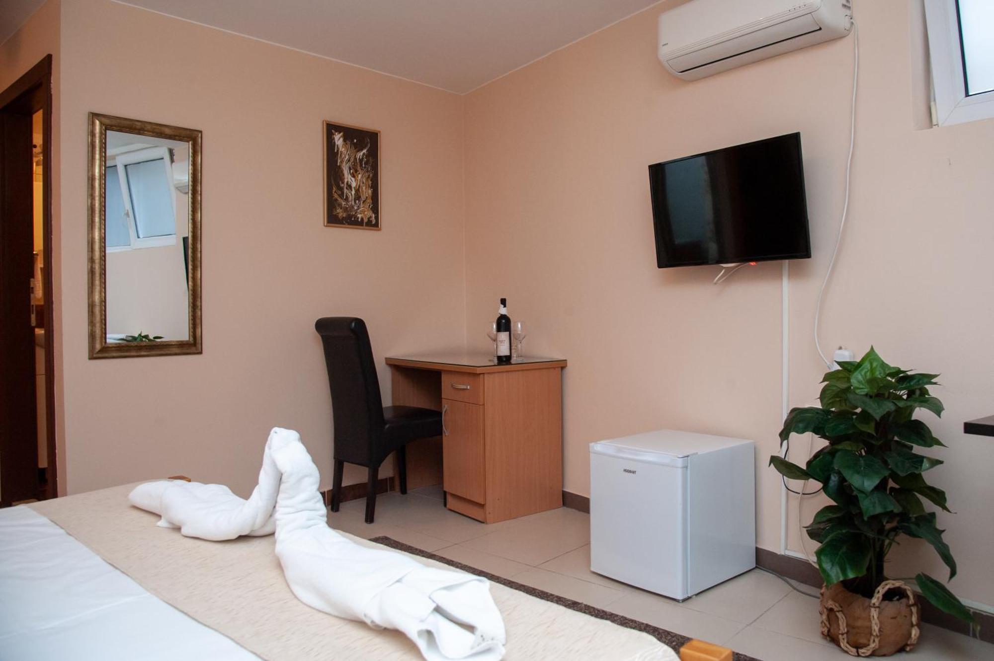 Hotel North City Titova Mitrovica Εξωτερικό φωτογραφία