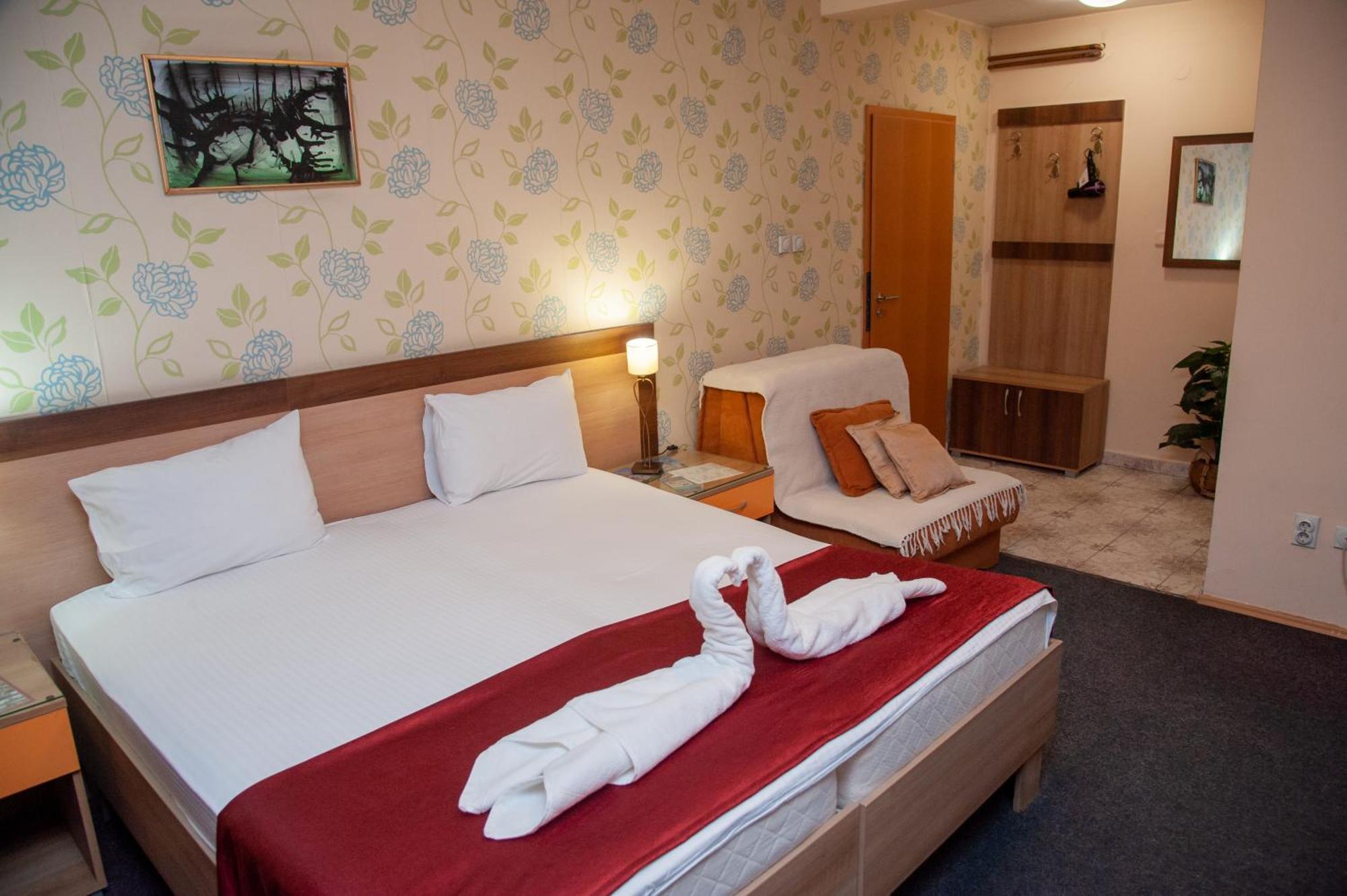 Hotel North City Titova Mitrovica Εξωτερικό φωτογραφία